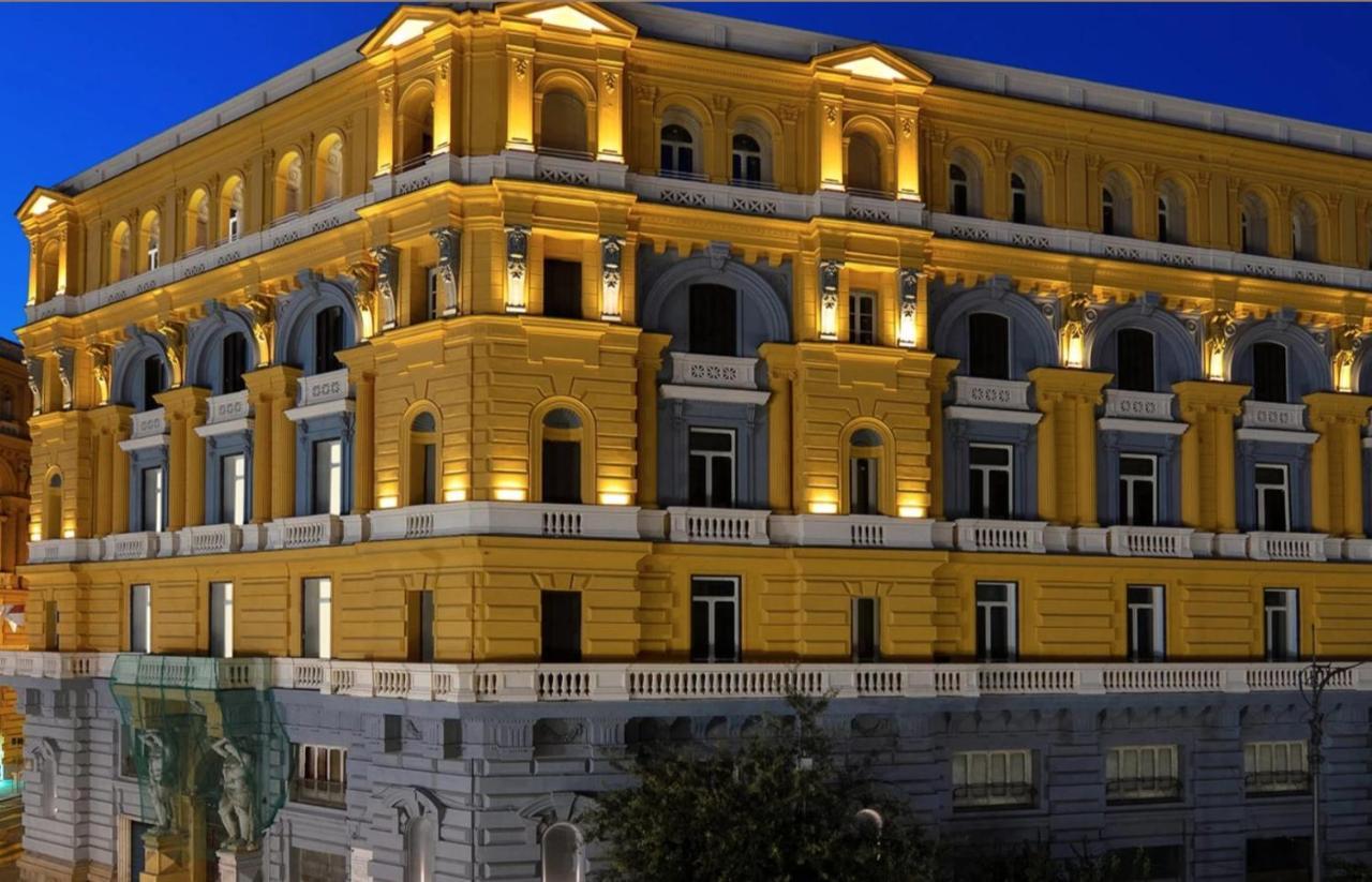 Fafgrandsuitenapoli Εξωτερικό φωτογραφία